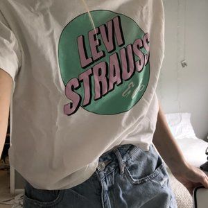 LEVI cropped rare vintage t